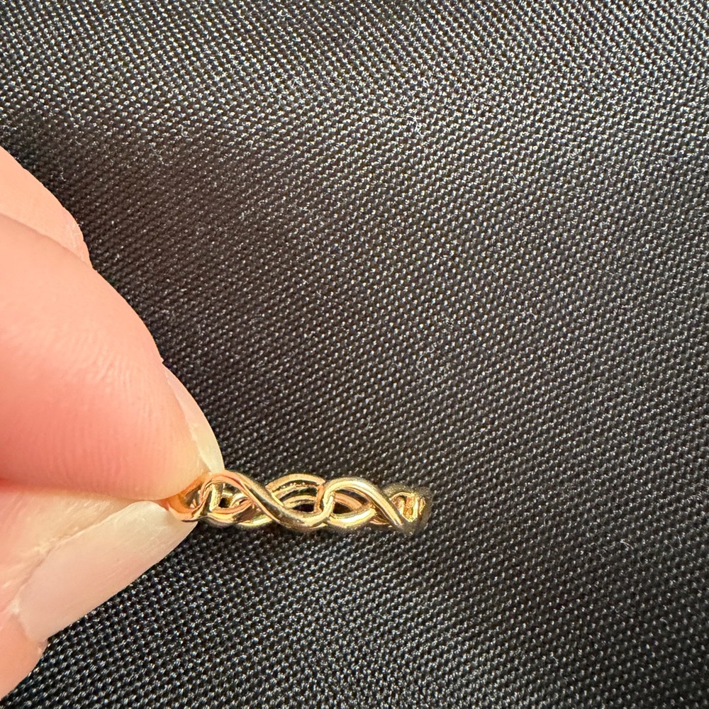 Tiffany & Co 18K YG infinity  Elegant Gold-Tone Twisted Ring